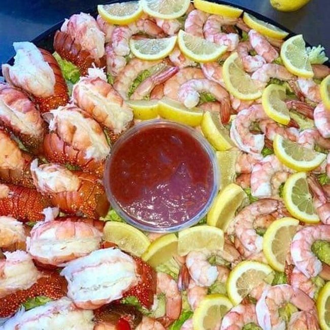 Hand-cleaned jumbo shrimp cocktail platter